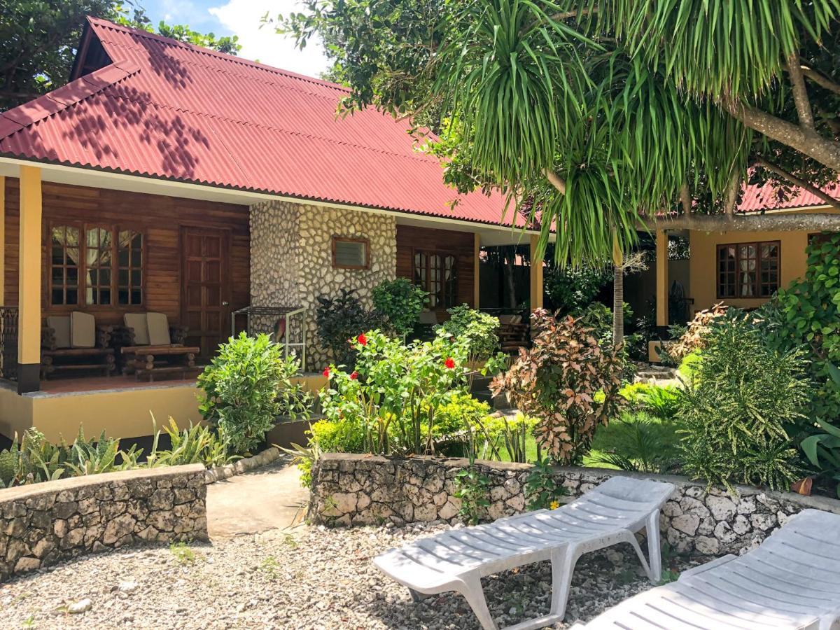 Tipolo Beach Resort Moalboal Bagian luar foto