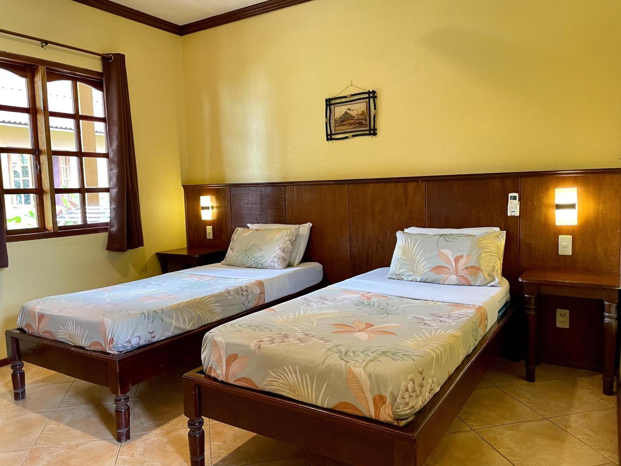 Tipolo Beach Resort Moalboal Bagian luar foto